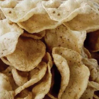 ข้าวเกรียบแห้ง ข้าวเกรียบแผ่น จากนราธิวาส ทอดกรอบน้ำมันร้อนๆ อร่อยมาก photo