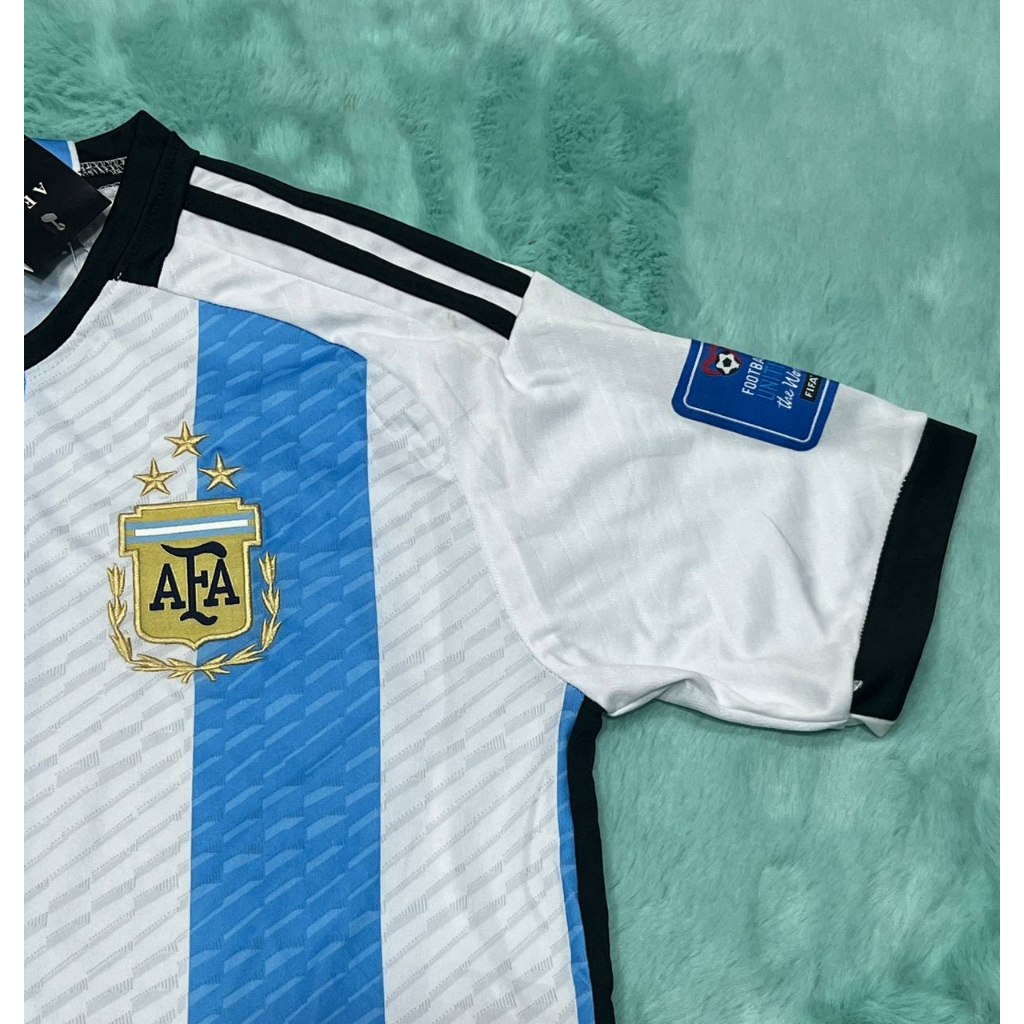 ชุดบอล-ทีมชาติอาร์เจนตินา-new-argentina-ปี2022-23-แขนสั้น-คอกลม-ได้ทั้งชุด-เสื้อ-กางเกง-มีครบไซส์-ใหม่ล่าสุด