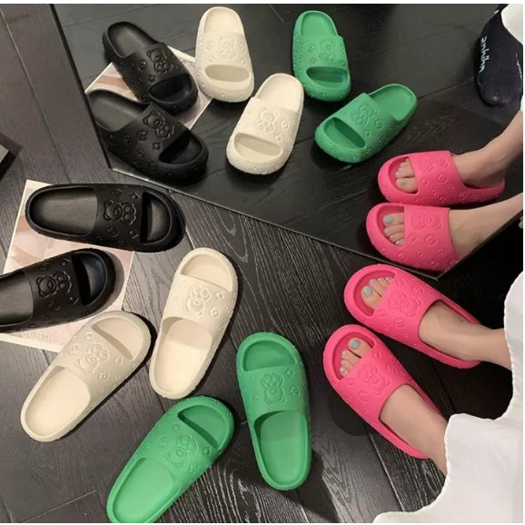 ภาพหน้าปกสินค้ารองเท้าลายการ์ตูน รองเท้าแฟชั่น รองเท้าสไตล์เกาหลี รองเท้า รองเท้าแบบสวม รองเท้าแตะ SHO-BF จากร้าน sunbalee บน Shopee