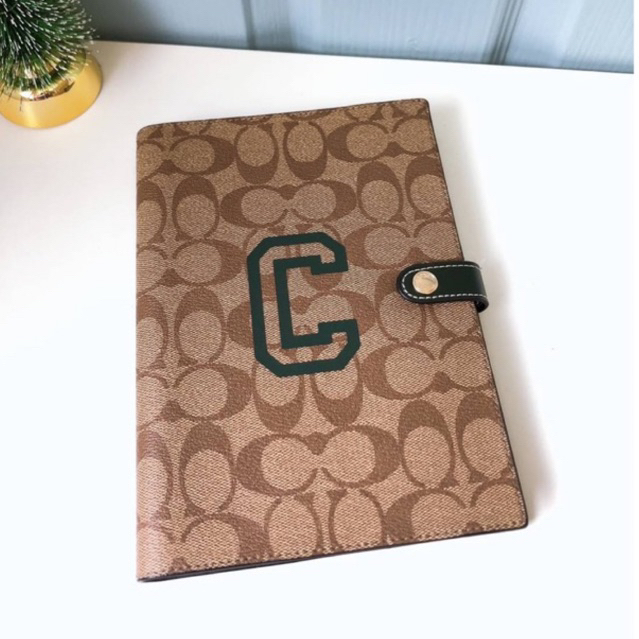 สด-ผ่อน-สมุด-coach-cc055-notebook-in-signature-canvas-with-varsity-motif