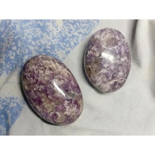 เลพิโดไลต์ | Lepidolite palm ขัดมัน หินธรรมชาติ หินบำบัด