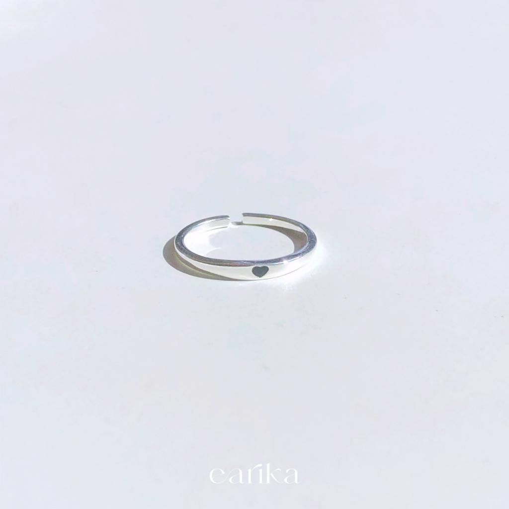 earika-earrings-simple-midnight-heart-ring-แหวนเรียบเงินแท้จี้หัวใจ-ใส่อาบน้ำได้-ฟรีไซส์ปรับขนาดได้
