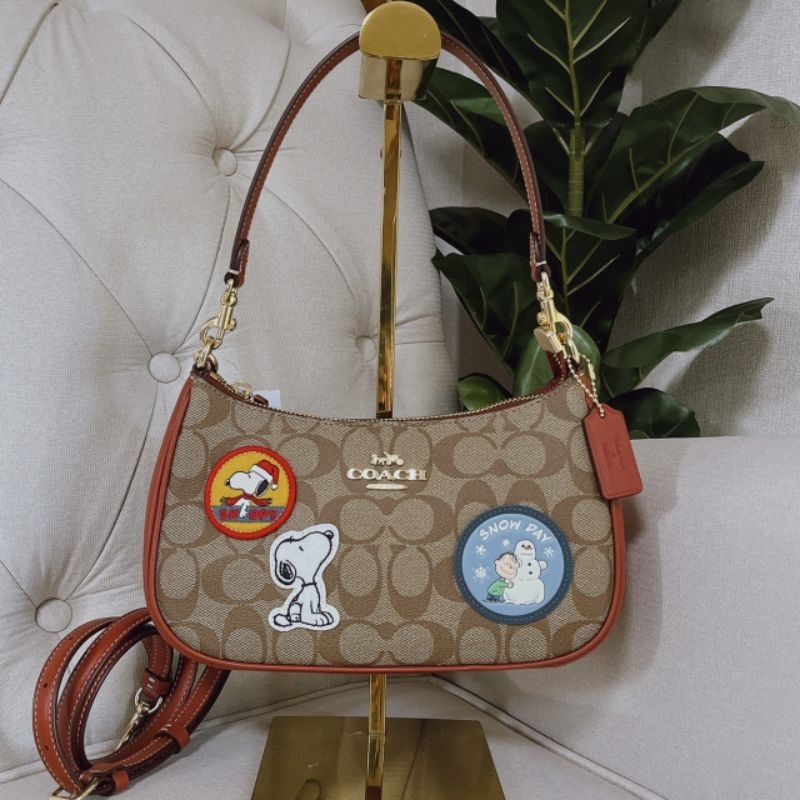 new-ของแท้-100-limited-edition-กระเป๋า-coach-สะพายไหล่-snoopy