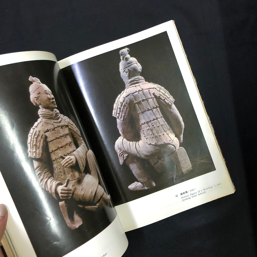 terra-cotta-warriors-and-horses-at-the-tomb-of-qin-shi-huang-zhongyi-yuan-มือสอง