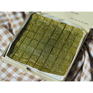 MATCHA WHITE CHOCOLATE BROWNIES(บลอนดี้ชาเขียวล้วนเนื้อฉ่ำ)