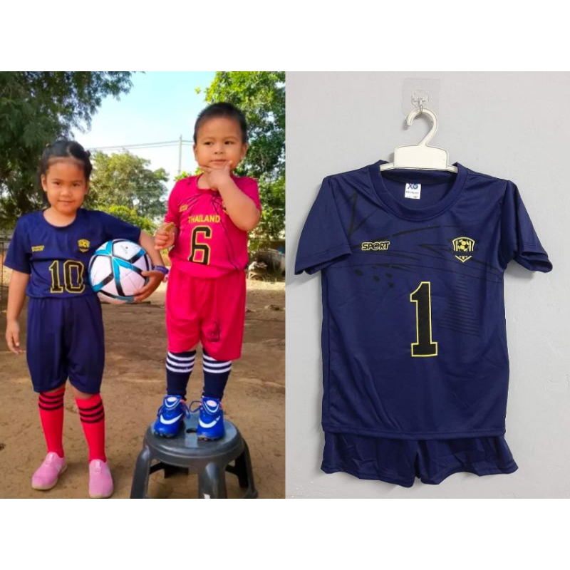 ภาพหน้าปกสินค้าชุดกีฬาเด็ก,ชุดฟุตบอลเด็ก1-6ปีเลือกไซส์เลือกสีได้/แบบลายร้านจัดให้ค่ะ