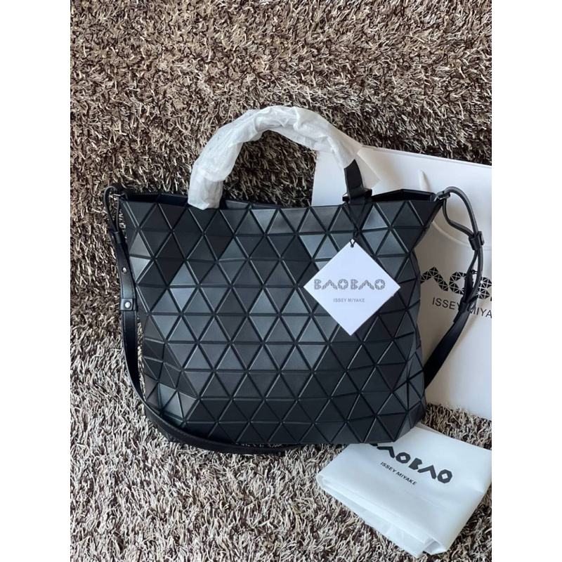 large-bao-bao-issey-miyake-crystal-matte-large-tote-bag