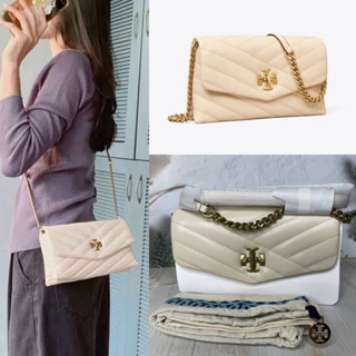 🎀(สด-ผ่อน) กระเป๋าสะพาย 8.4 นิ้ว สี new cream 90343 โลโก้ใหม่ shop Tory burch KIRA CHEVRON CHAIN WALLET