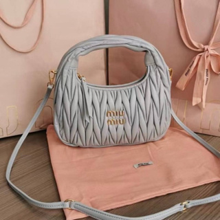 🔥🔥พร้อมส่ง MiuMiu Wander Mini hobo bagเทพ 📌size 20x17x6 cm.