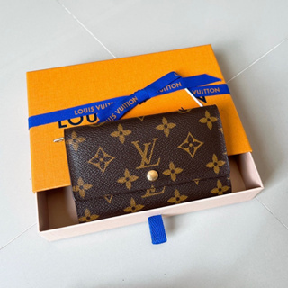 LV ใบเล็ก มือสองของแท้💯ค่ะ (รบกวนทั่กแชทก่อนสั่งค่ะ)