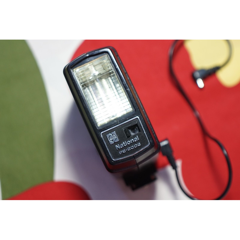2 Flashes National PE-5650 – Occasion – Fonctionnels