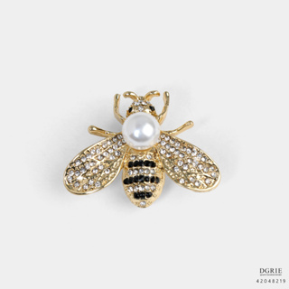 Golden Bee White Pearl Diamond Brooch-เข็มกลัดผึ้ง ไข่มุกสีขาว