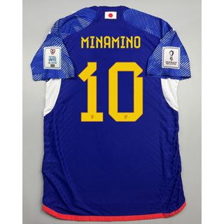 เสื้อบอล เพลเย่อ ทีมชาติ ญี่ปุ่น เหย้า 2022-23 Player Japan Home เบอร์ชื่อ 10 MINAMINO อาร์มฟุตบอลโลก World Cup 2022