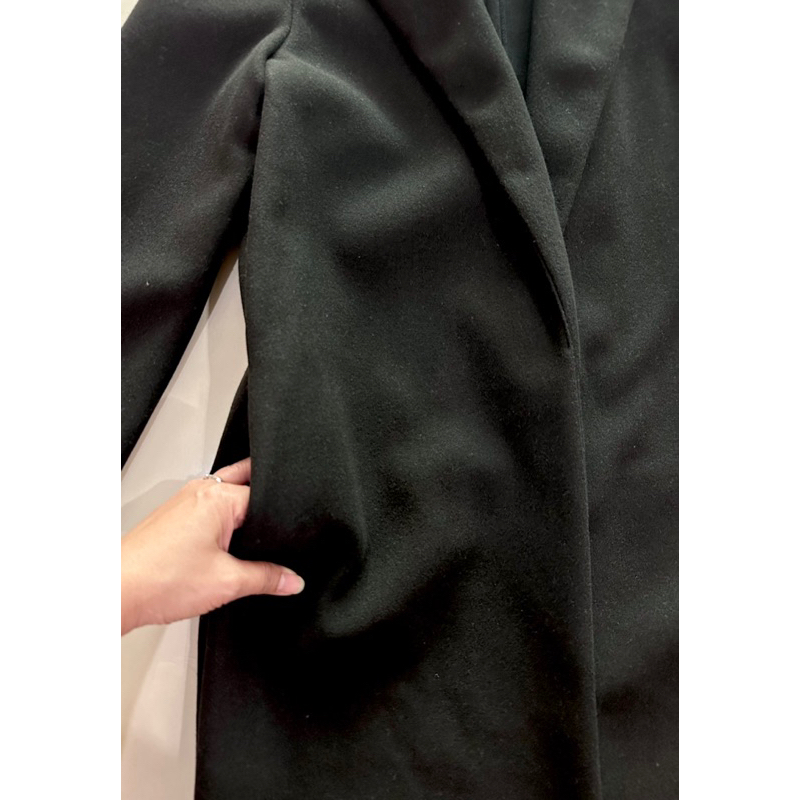 stradivarius-black-long-coat