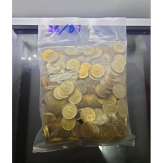 เหรียญยกถุง (400 เหรียญ) เหรียญ 25 สตางค์ สต.สีทองเหลือง หมุนเวียน สมัย ร9 ปี พศ. 2537 ไม่ผ่านใช้  หายาก #ของสะสม #