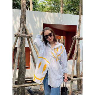 Smiley Softy Shirt Oversized 💛💚มาใหม่ เสื้อเชิ้ตสมายรี่ลายหน้ายิ้ม ผ้าริ้ว