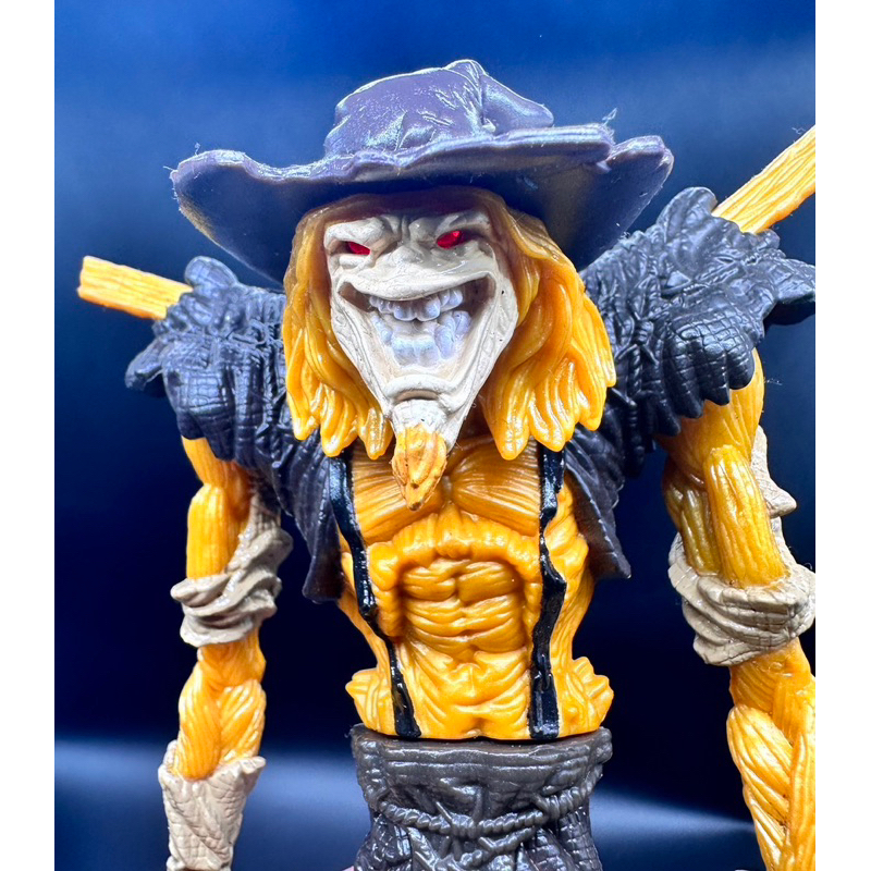 kenner-legends-of-the-dark-knight-scarecrow-action-figure-มือ2