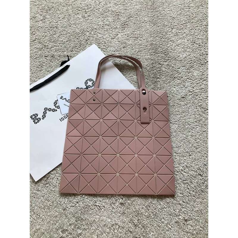 bao-bao-issey-miyake-lucent-one-tone-6x6