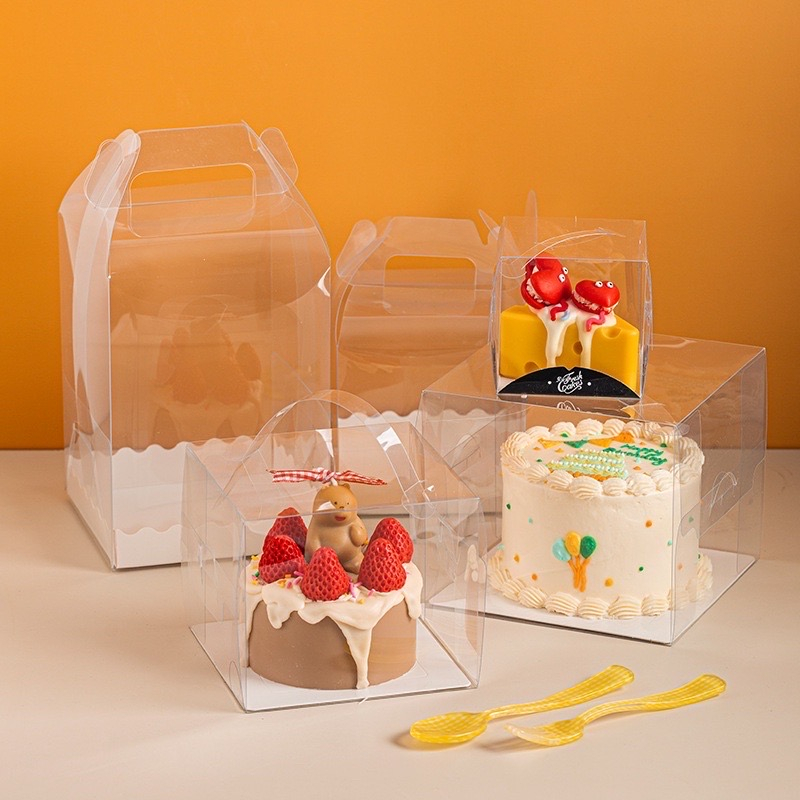 ถูกที่สุด-กล่องเค้กใส-ฐานสีขาว-พลาสติกอยู่ทรง-ทรงสี่เหลี่ยมจัตุรัส-มีหูหิ้วสามารถถือได้-ครึ่งปอนด์-1ปอนด์
