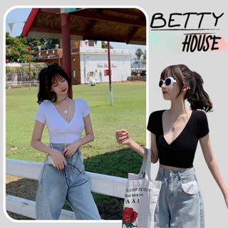 Betty House🎀 เสื้อครอป🍓 มี เสื้อผ้าเเฟชั่นผ้านิ่มสีพาสเทลใส่สบายมากน่ารัก🌟พร้อมส่ง 💥พร้อมส่งจากกทม มาถึงใน 3-5 วัน