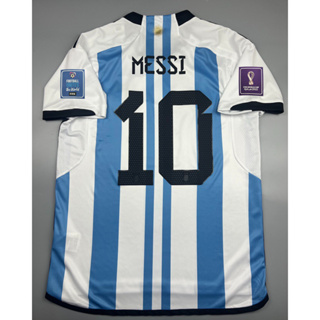 เสื้อบอล แฟนบอล ทีมชาติ อาเจนติน่า เหย้า 2022-23 Argentina Home พร้อมเบอร์ชื่อ 10 MESSI อาร์มฟุตบอลโลก World Cup 2022