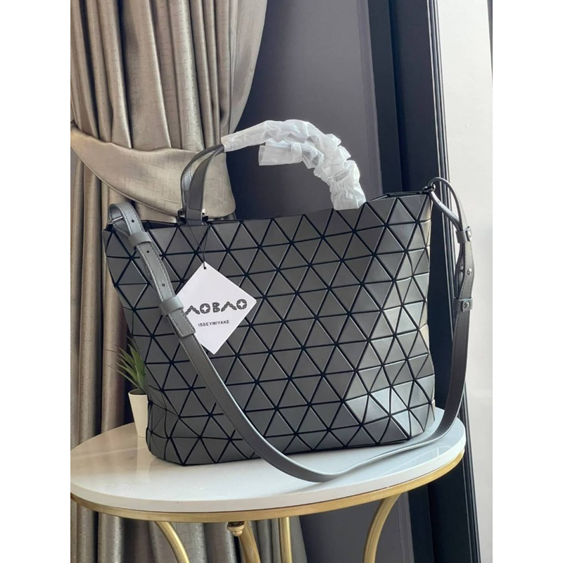 large-bao-bao-issey-miyake-crystal-matte-large-tote-bag