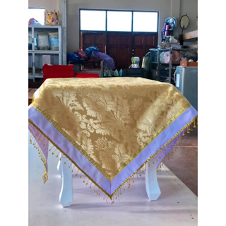 ผ้าปูโต๊ะ, ผ้าคลุมโต๊ะเคียงพระสงฆ์ เทศกาลต่างๆ  สีทอง (A set of side table cloth)