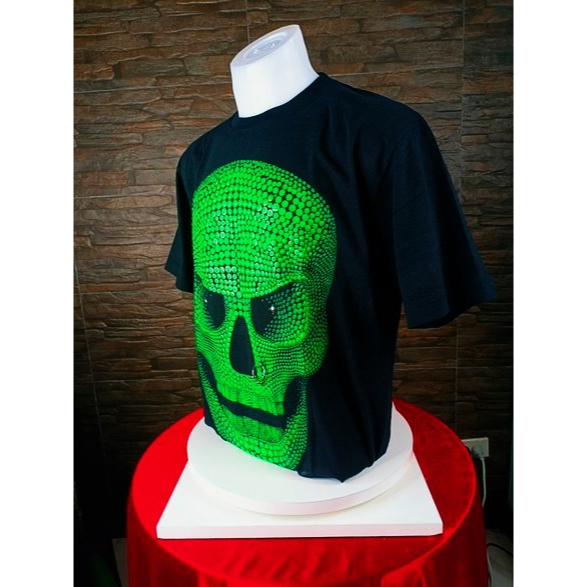 เสื้อยืด-คอกลม-สีดำ-ผ้าcotton100-rook-chang-ลายหัวกระโหลกหน้าสีเขียว