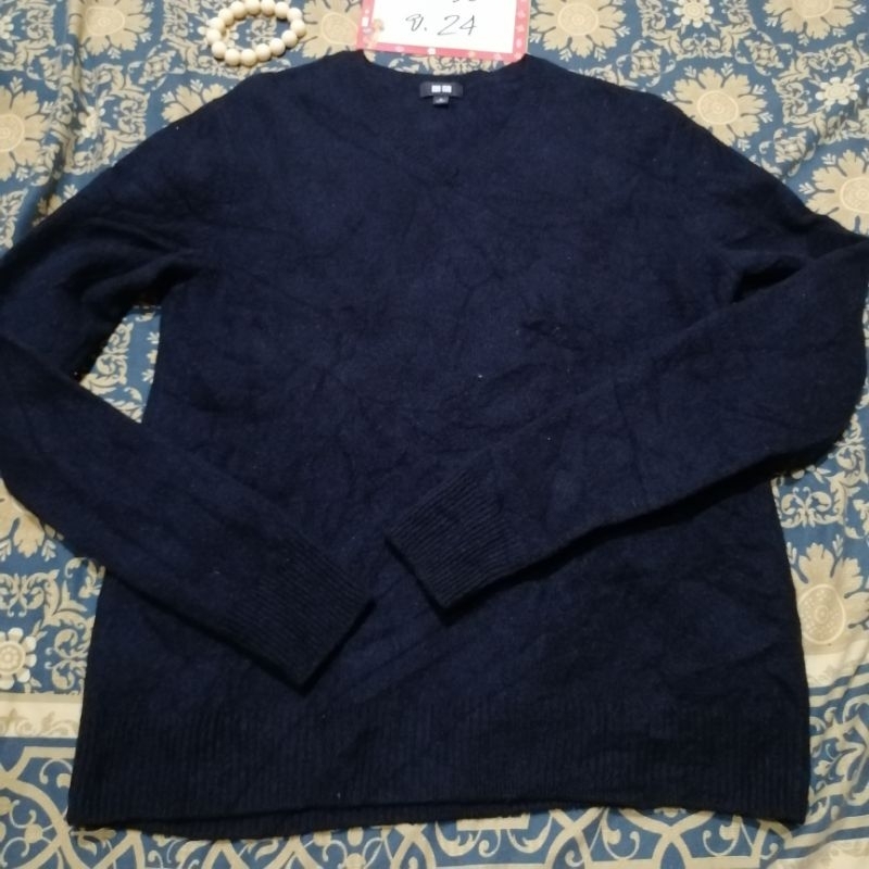 sweater-uniqlo-wool-สภาพ-95-size-m-มือสอง-สเว็ตเตอร์-ยูนิโคล่-ผ้าขน-สัตว์-สีกรม-เสื้อกันหนาว-เสื้อแขนยาว