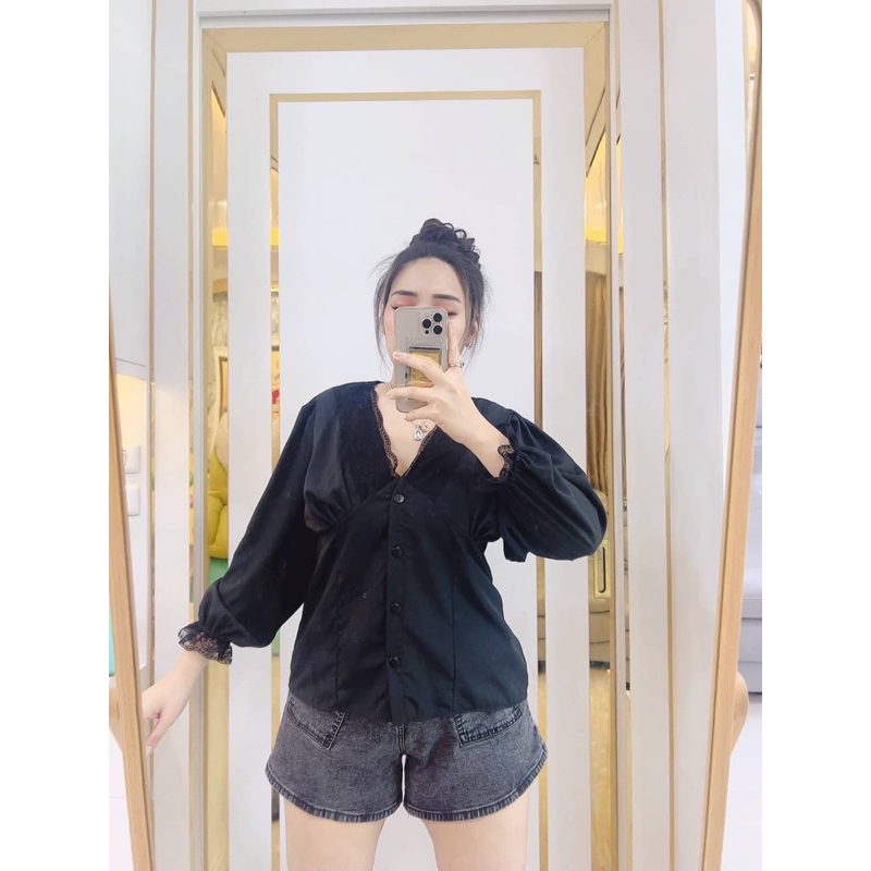 เสื้อเชิ้ตแต่งขอบลูกไม้-สินค้าพร้อมส่ง