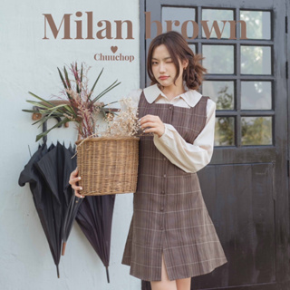 ภาพขนาดย่อของภาพหน้าปกสินค้าCHUUCHOP_พร้อมส่งC6040 / C6095 Milan brown เสื้อสีครีมและชุดเดรสเอี๊ยมสั้นลายสก็อตสีน้ำตาลเข้ม(ขายแยกชิ้น) จากร้าน chuuchop บน Shopee