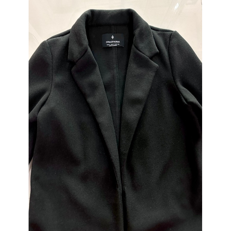 stradivarius-black-long-coat