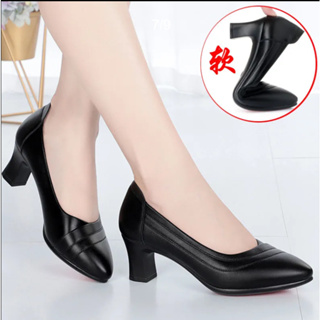 ภาพหน้าปกสินค้ารองเท้าส้นสูง 4 ฤดูกาลรองเท้าผู้หญิงสวมใส่สบายรองเท้าแม่รองเท้าสีดำส้นหนารองเท้าผู้หญิงวัยกลางคน ที่เกี่ยวข้อง