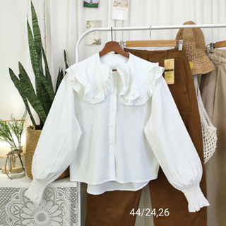 Cotton shirt คอปก2 ชั้น ขาวสะอาด แขนพอง ปลายแขนจั้ม  อก 44 ยาว 24/ 26 • Code : 112(2)