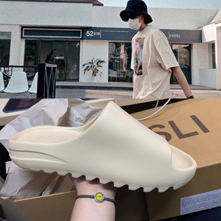ภาพขนาดย่อของภาพหน้าปกสินค้าLucky Cloud จัดส่งจากไทย รองเท้าแตะ นิ่มและทันสมัย สำหรับผู้ชายและผู้หญิง จากร้าน ocvwicof51 บน Shopee ภาพที่ 5