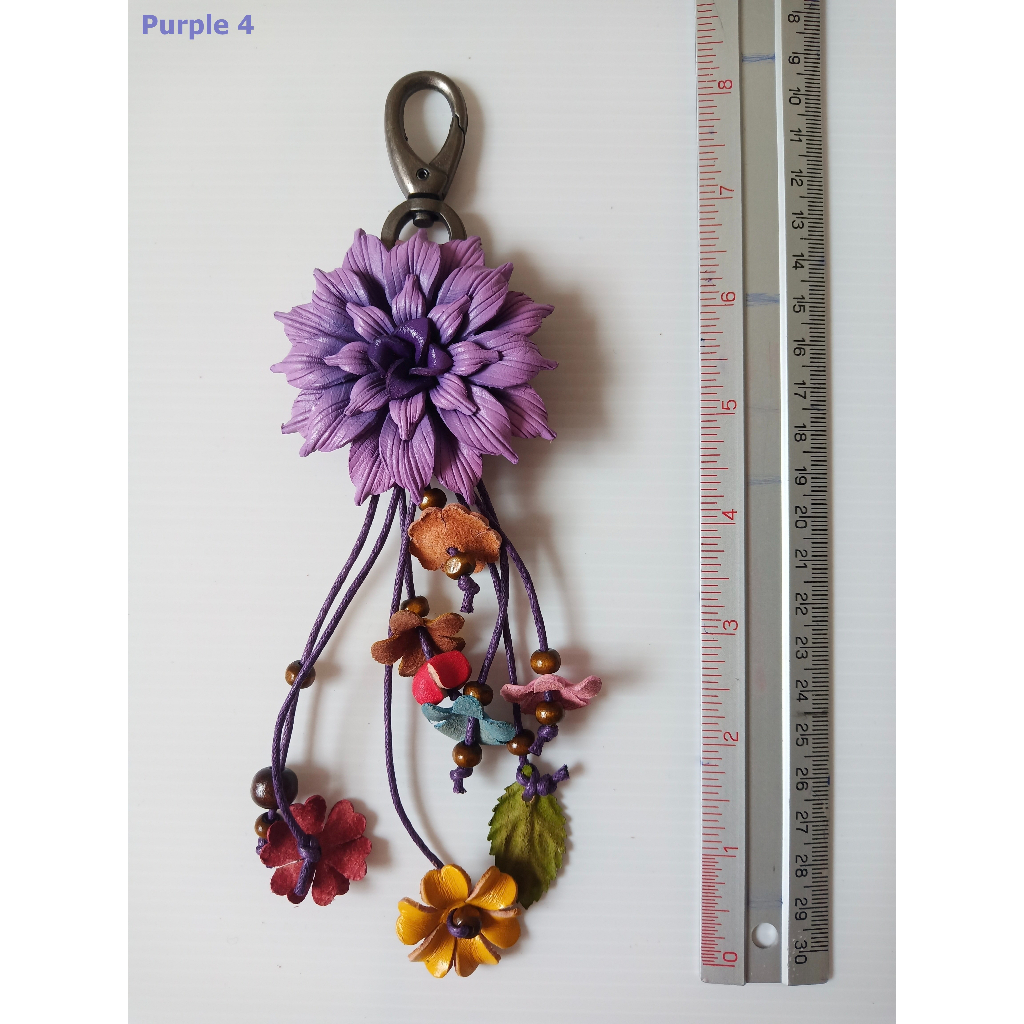 พวงกุญแจห้อยกระเป๋าลายดอกไม้-ทำจากหนังแท้-flower-keychain-made-from-genuine-leather-no-05-1