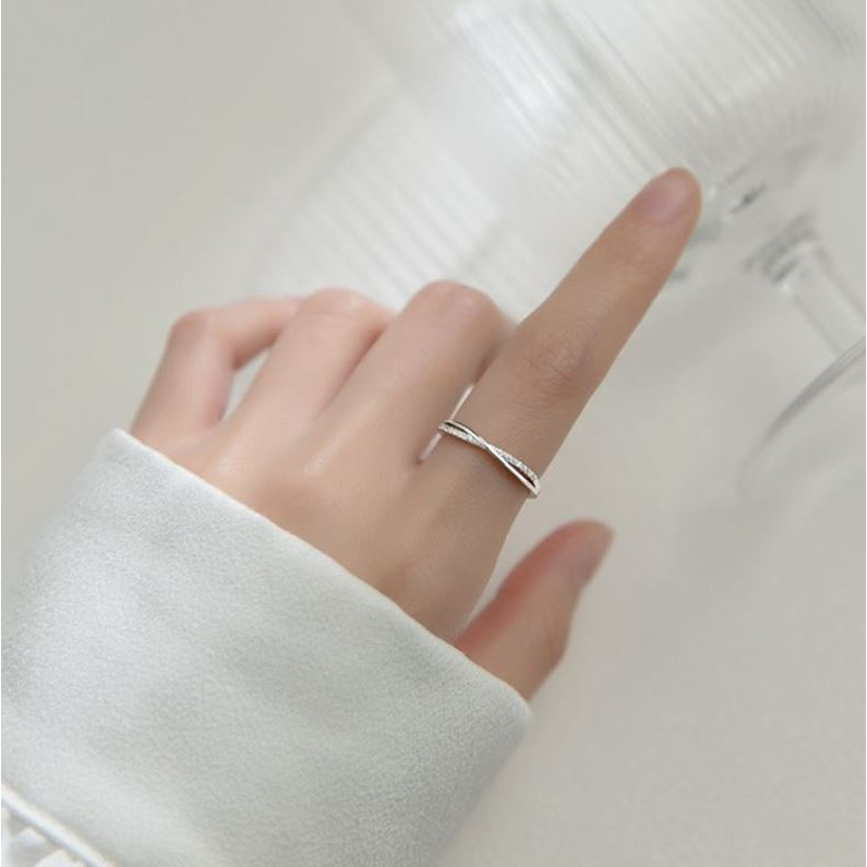 ภาพสินค้าs925 Nifty ring แหวนเงินแท้ รูปทรงเรขาคณิต ใส่สบาย เป็นมิตรกับผิว สามารถปรับขนาดได้ จากร้าน chana.ni บน Shopee ภาพที่ 4