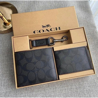 🎀 (สด-ผ่อน) กระเป๋าสตางค์ชาย 2 พับลายซีเทาดำ COACH F41346 BOXED 3-IN-1 WALLET SET CANVAS Color : BLACK/OXBLOOD