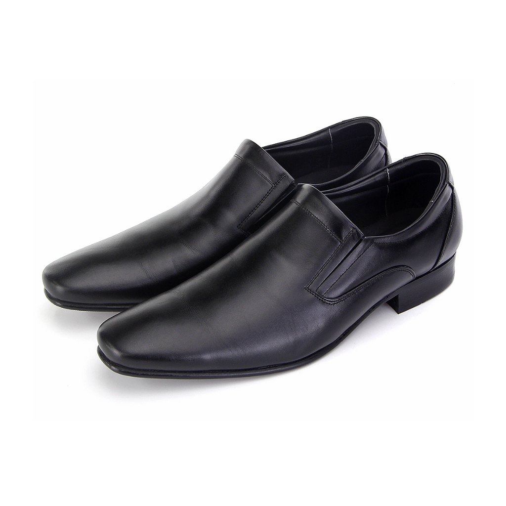 ภาพหน้าปกสินค้าPierre Cardin รองเท้าผู้ชาย รองเท้าโลฟเฟอร์ นุ่มสบาย ผลิตจากหนังแท้ สีดำ รุ่น 80TD118
