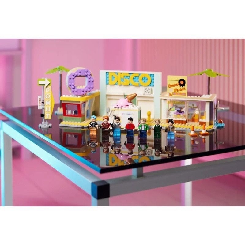 lego-21339-bts-dynamite-เลโก้ของแท้-ของใหม่-100-กล่องสวยค่ะ-พร้อมของแถม
