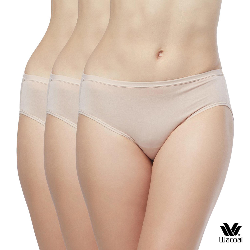 ภาพหน้าปกสินค้าWacoal Bikini Panty กางเกงในรูปแบบบิกินี่ แพ็ค 3 ชิ้น รุ่น WU1C34/WU1T34 สีเบจ (BC)