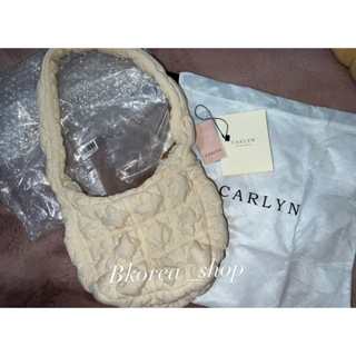 กระเป๋า Carlyn bag soft m สี Ivory