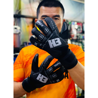 ภาพขนาดย่อของสินค้าถุงมือผู้รักษาประตูH3 GK GLOBAL 2023 ปักชื่อย่อฟรี (แถม H3 GIFTฟรี+++)