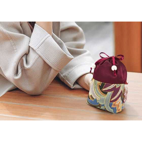 ภาพหน้าปกสินค้าSize S ถุงเชือกรูด สลับลาย ถุงผ้าใส่ของอเนกประสงค์ (ใบเล็ก) กระเป๋าเครื่องสำอาง นารายา naraya จากร้าน loveyoubeauty บน Shopee