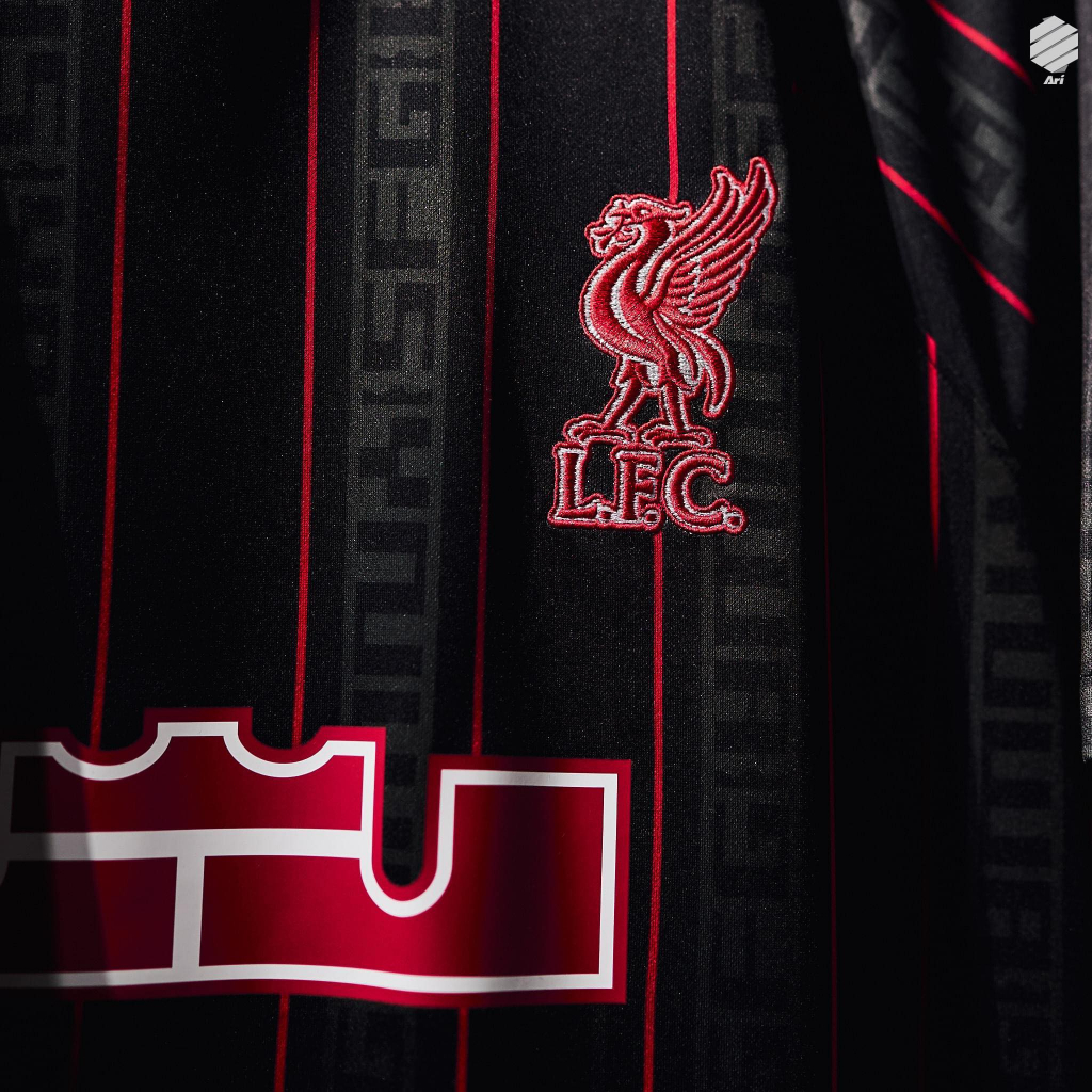 เสื้อทีมลิเวอร์พูล-leborn-x-liverpool-fc-collection-2022-2023