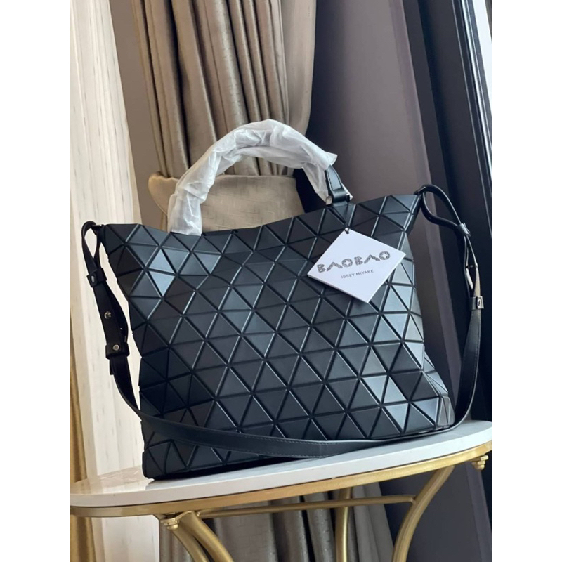 large-bao-bao-issey-miyake-crystal-matte-large-tote-bag