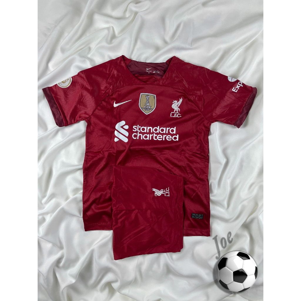 ภาพหน้าปกสินค้าชุดบอล Liverpool (Red) เสื้อบอลและกางเกงบอลผู้ชาย ปี 2022-2023 ใหม่ล่าสุด