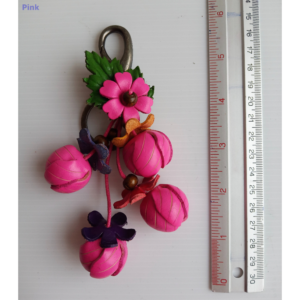 พวงกุญแจดอกไม้หนังสวยงาม-สำหรับกระเป๋าถือ-beautiful-and-durable-leather-flower-keyring-for-your-handbag-no-04
