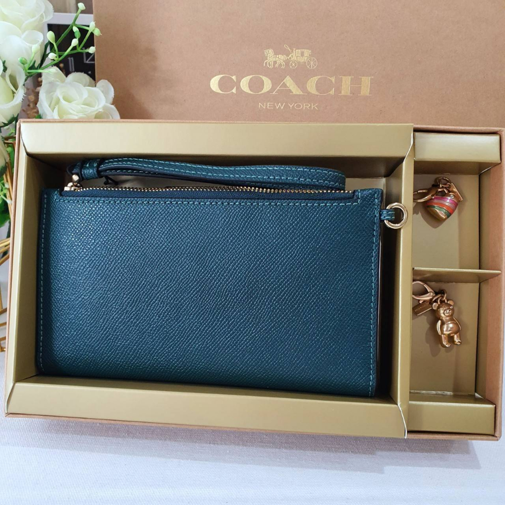 แท้-พร้อมส่ง-กระเป๋าตังค์คล้องมือ-ใส่มือถือได้ทุกรุ่น-boxed-tech-wallet-coach-c7352