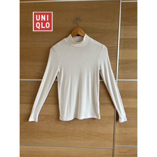 Uniqlo x cotton x M ผ้าร่องนิ่มๆ ขาว offwhite คอเต่อ สภาพ60% อก 30-38 ยาว 24 • Code : bc52(2)